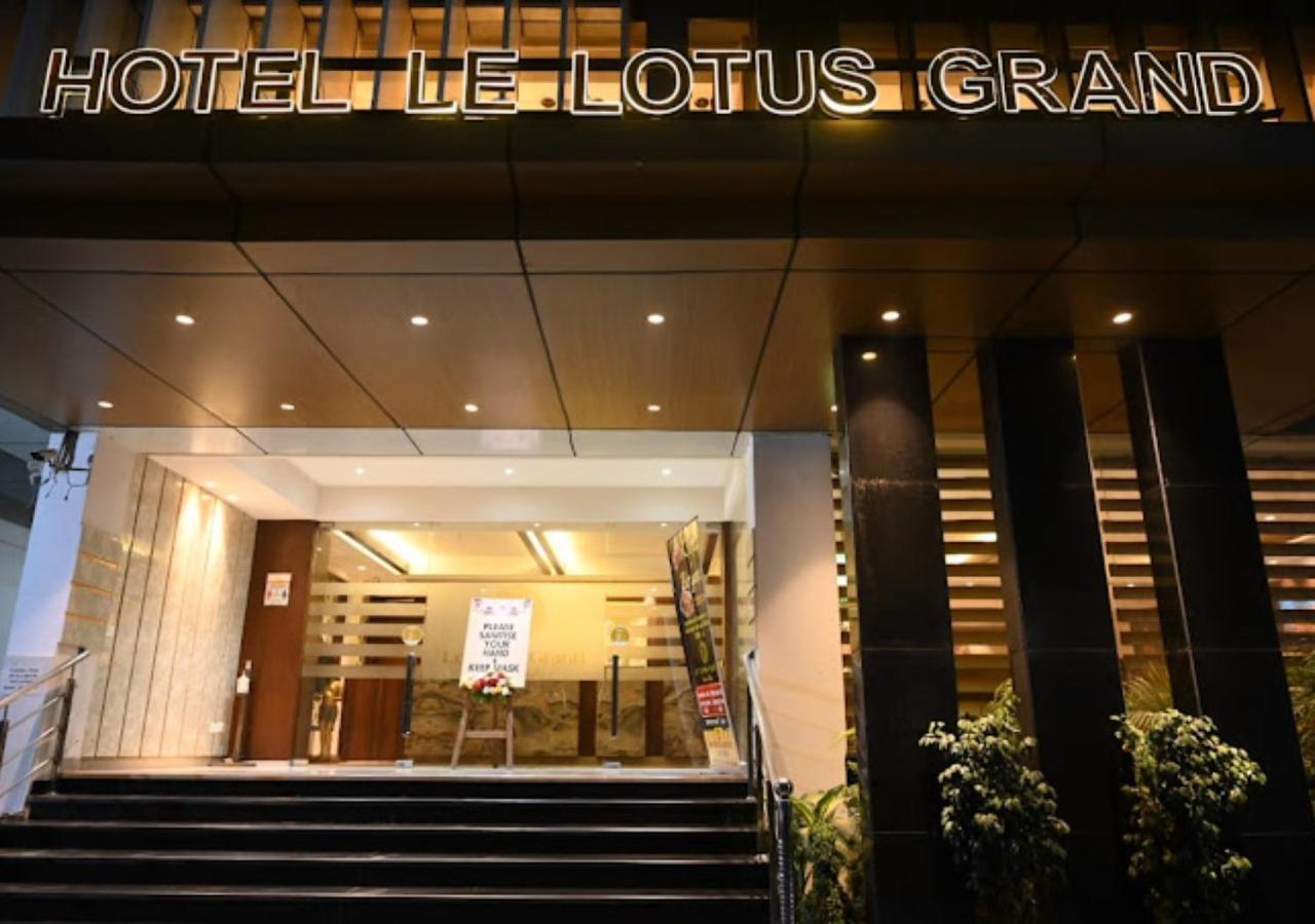 Hotel Le Lotus Grand Kakarmatha Екстер'єр фото